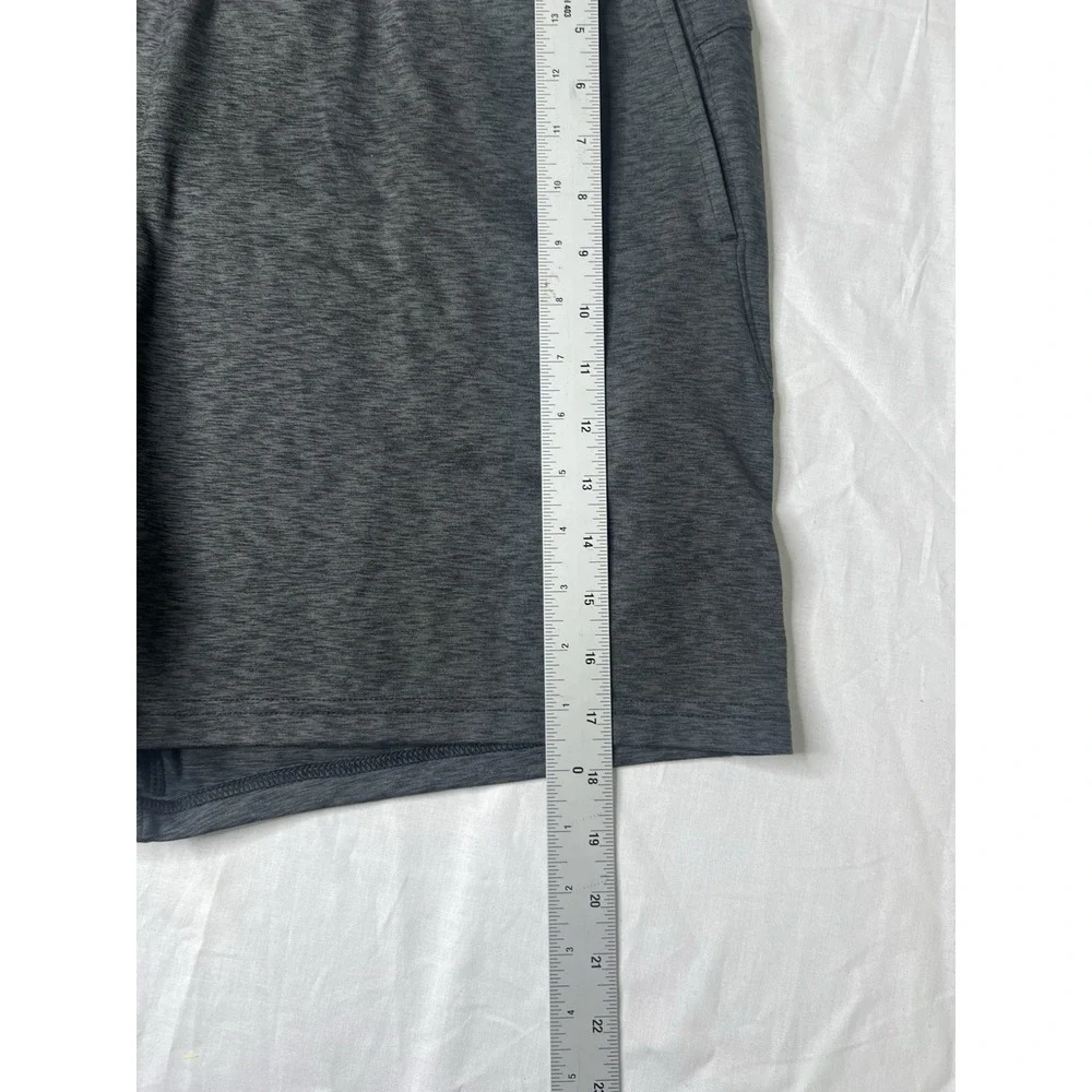 NWT VRST‎ Mens Relaxed Fit Everyday Shorts - Large Gray / Black